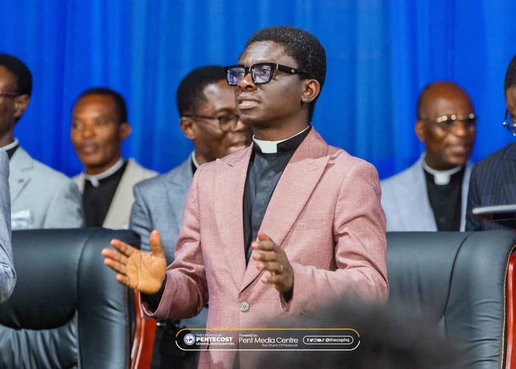 Apostle Kwafo preaching in church